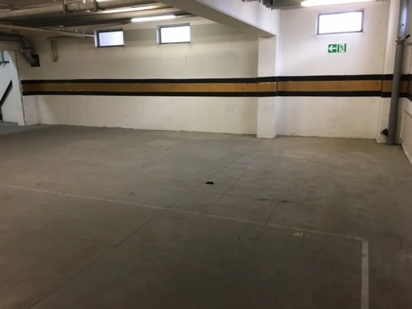 «Attraktive Lagerflächen im 1. UG mit Warenlift» - Foto 5 von 6