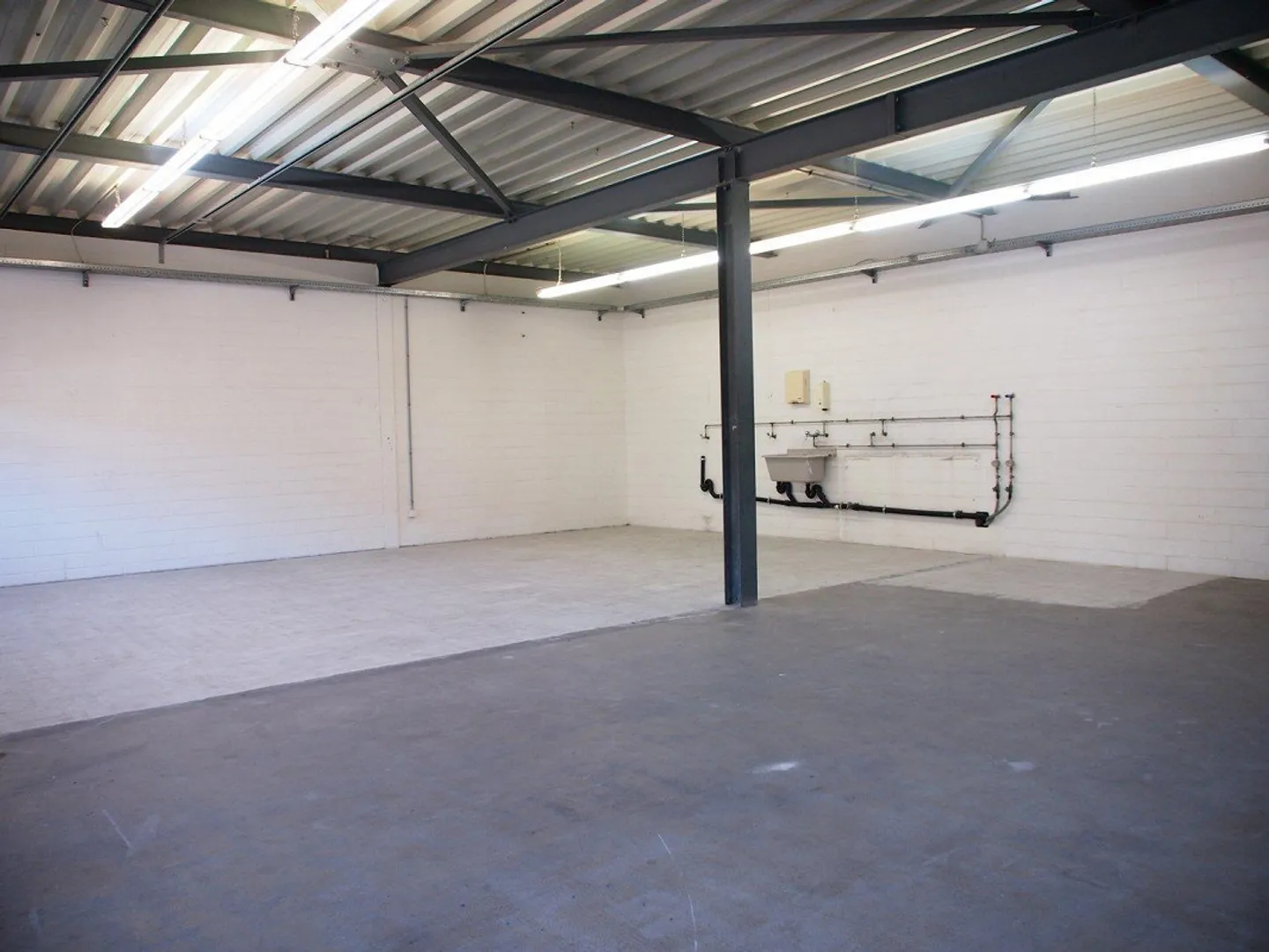 Magazzino, produzione, ufficio - tutto in un unico posto! - Foto 2 di 5