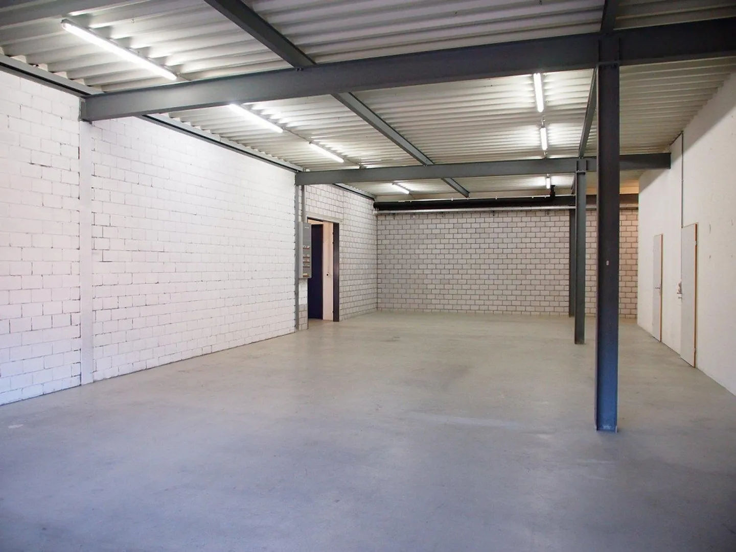 Magazzino, produzione, ufficio - tutto in un unico posto! - Foto 3 di 5