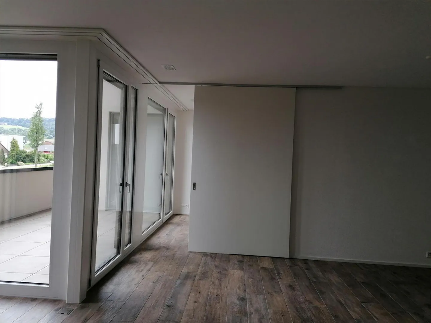Magnifique appartement en penthouse moderne - Photo 3 sur 13