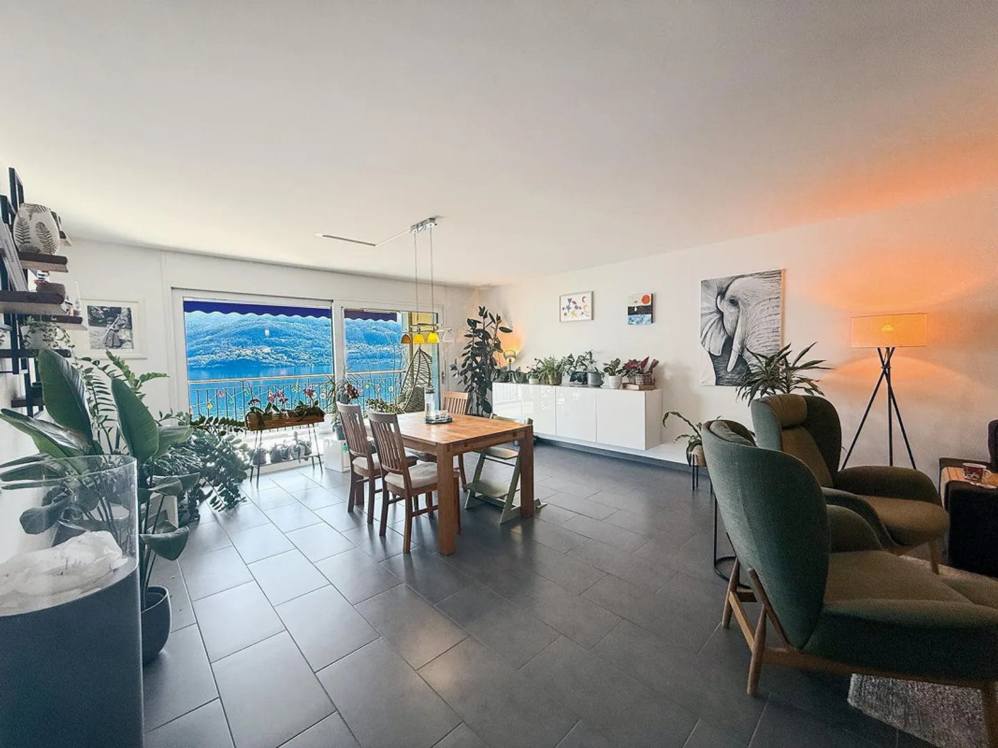 Charmant appartement de 4,5 pièces avec terrasse et vue sur le lac - Photo 5 sur 23