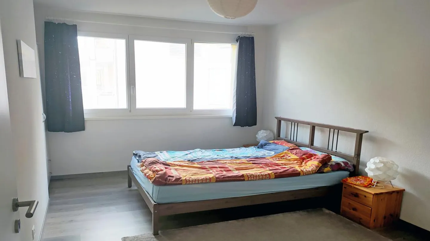 FOR RENT MAGNIFICENT 2.5 ROOM APARTMENT IN SALQUENEN - SIERRE - Photo 5 of 7