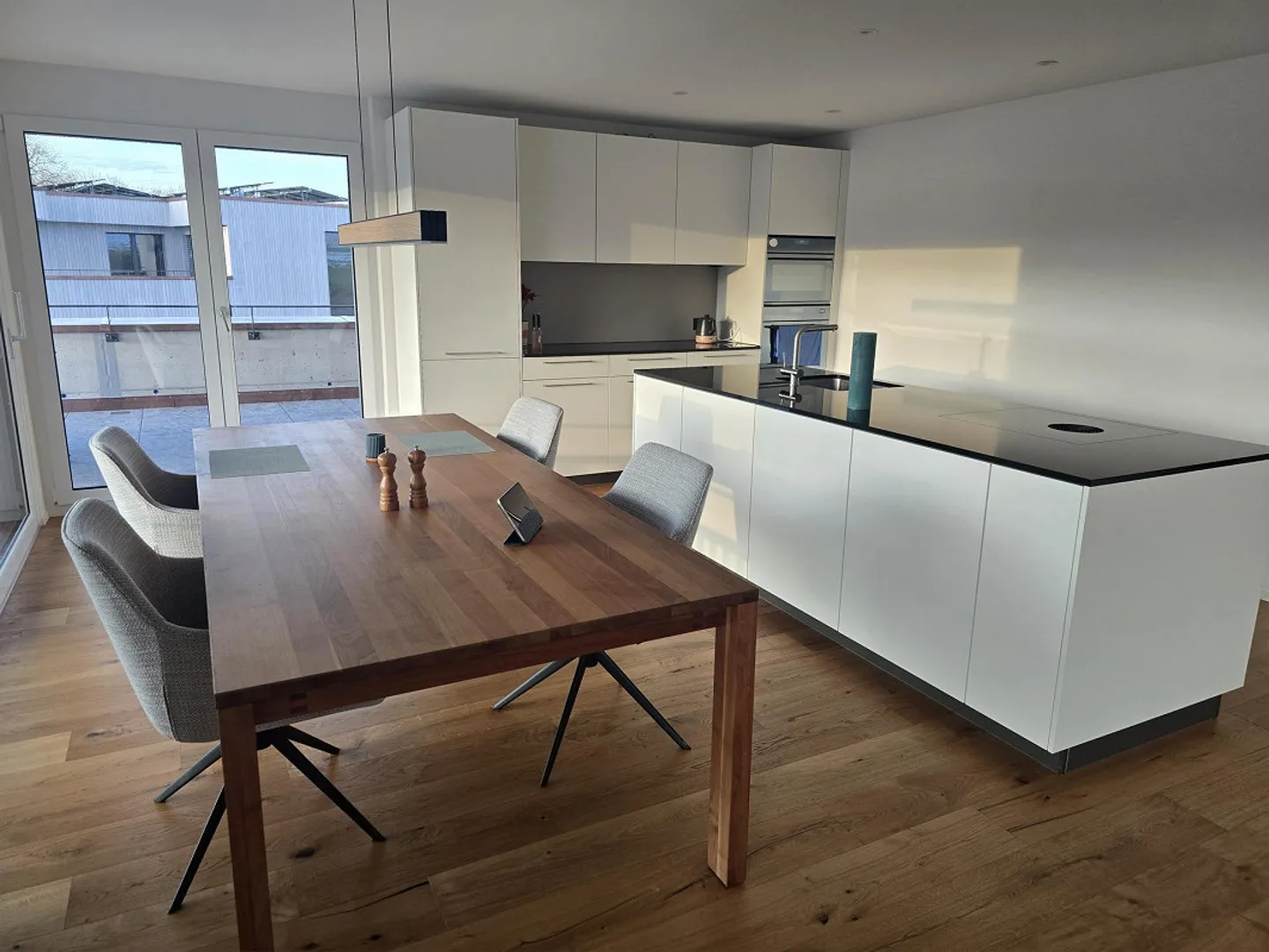 Attico di 3,5 stanze con vista sul castello di Wildegg - Foto 2 di 16