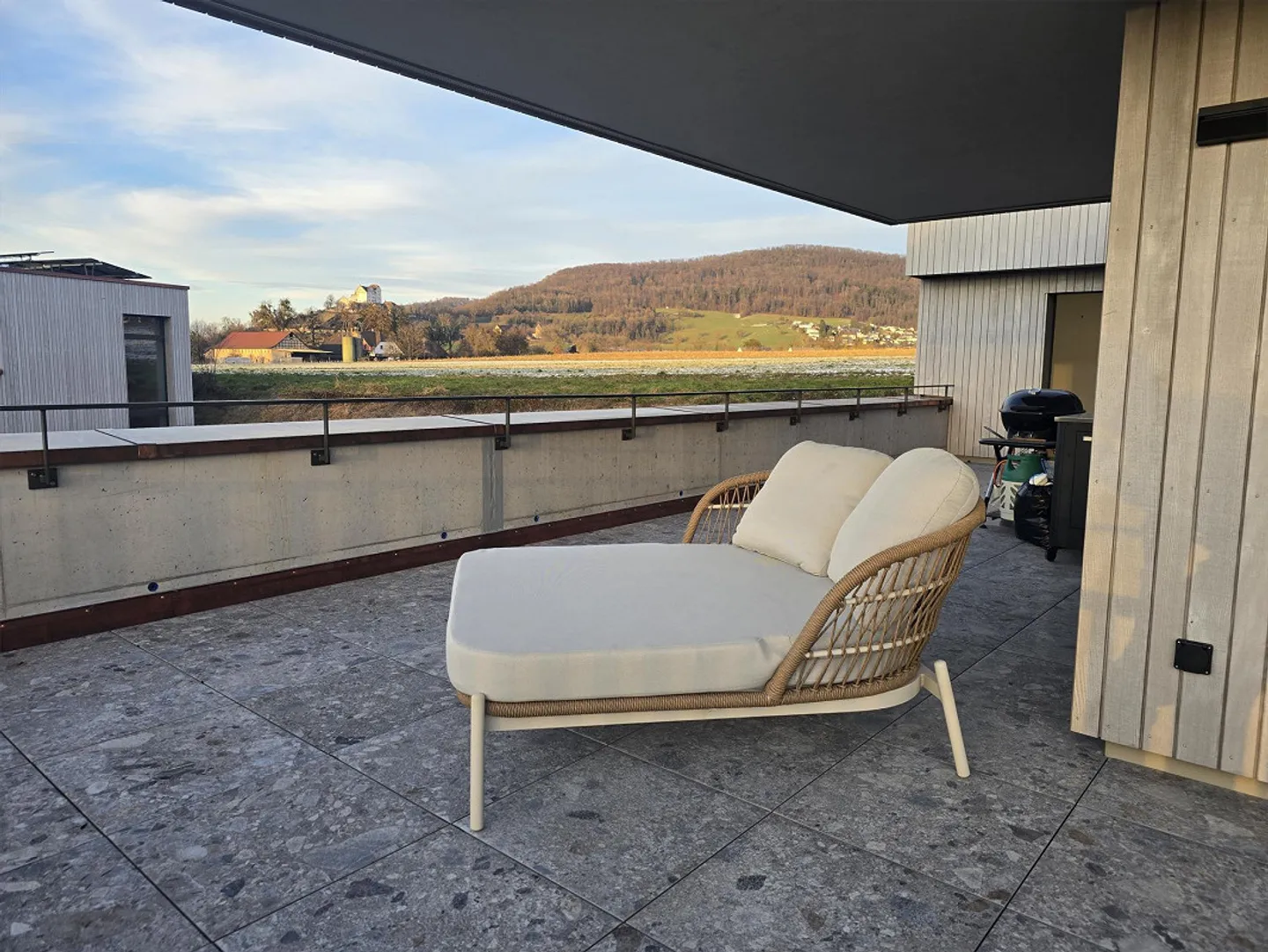 Attico di 3,5 stanze con vista sul castello di Wildegg - Foto 4 di 16