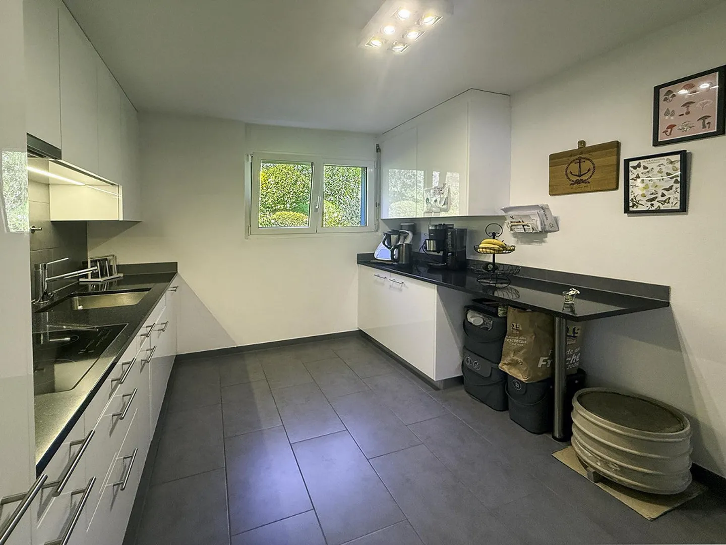 Charmant appartement de 4,5 pièces avec terrasse et vue sur le lac - Photo 11 sur 23