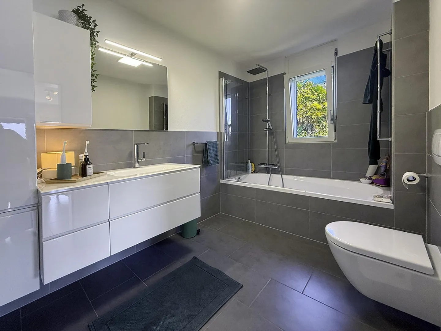 Charmant appartement de 4,5 pièces avec terrasse et vue sur le lac - Photo 14 sur 23