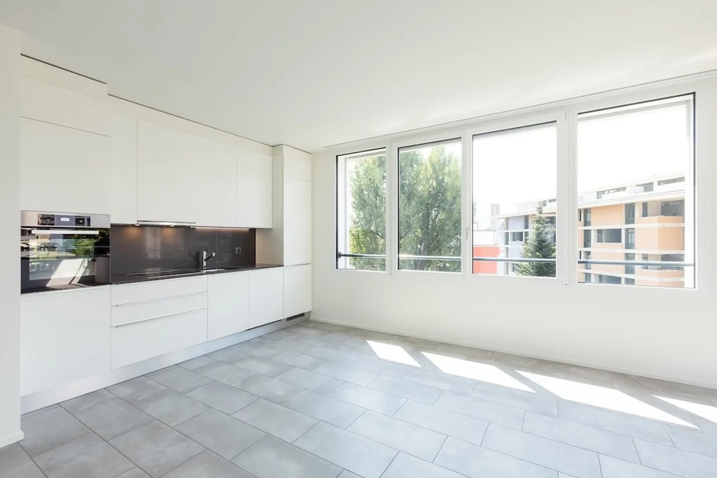 Appartement moderne avec jardin privé - Photo 2 sur 9