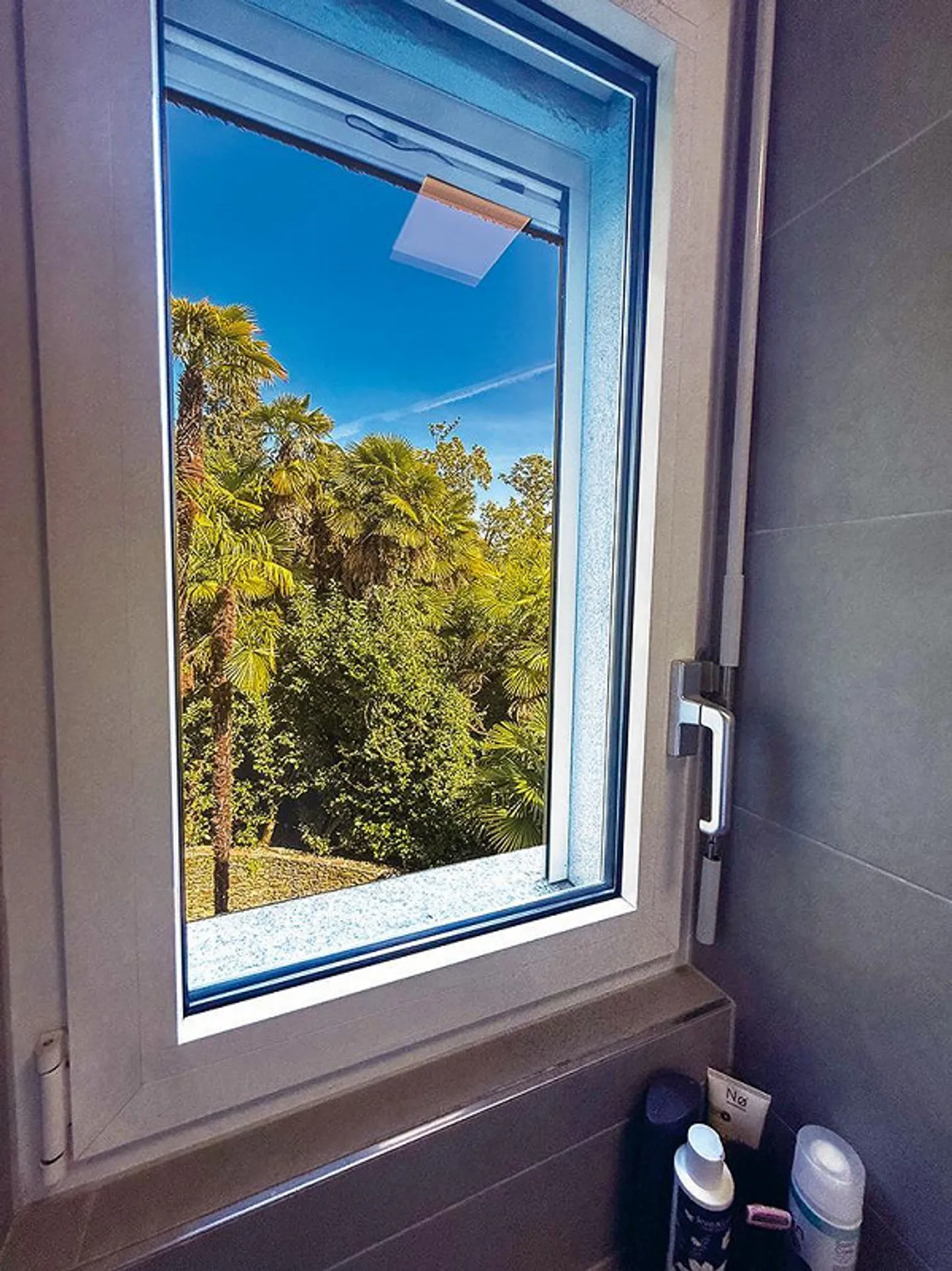 Charmant appartement de 4,5 pièces avec terrasse et vue sur le lac - Photo 16 sur 23