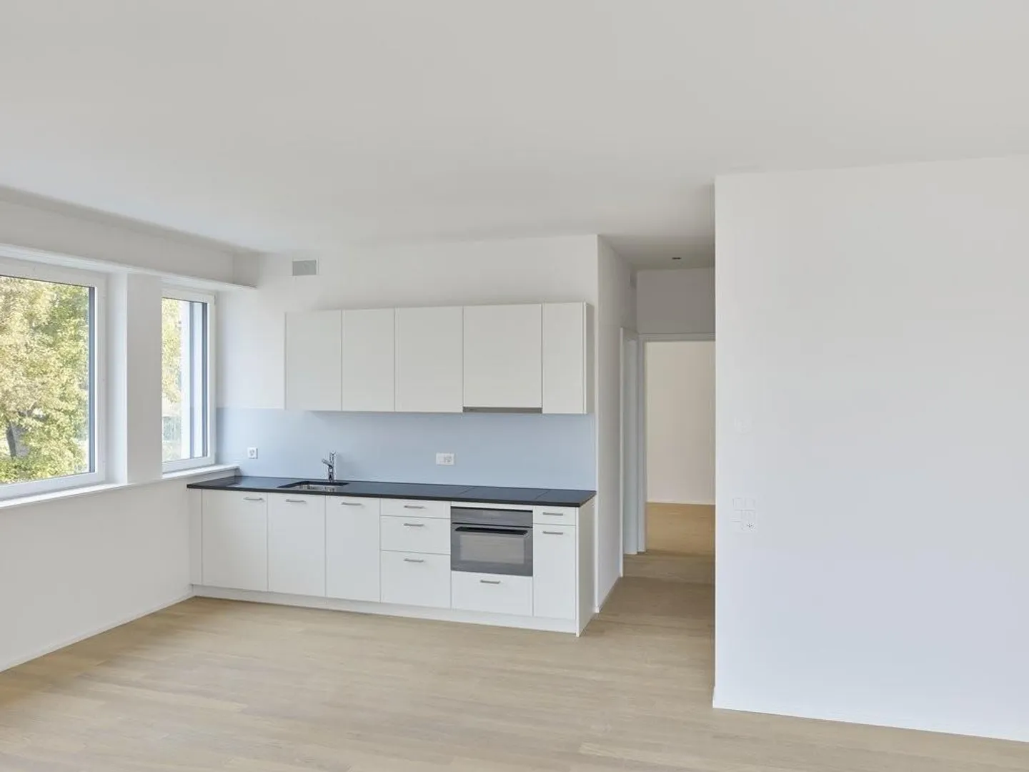 Bright 2.5-room apartment in a central location! - Photo 1 of 3