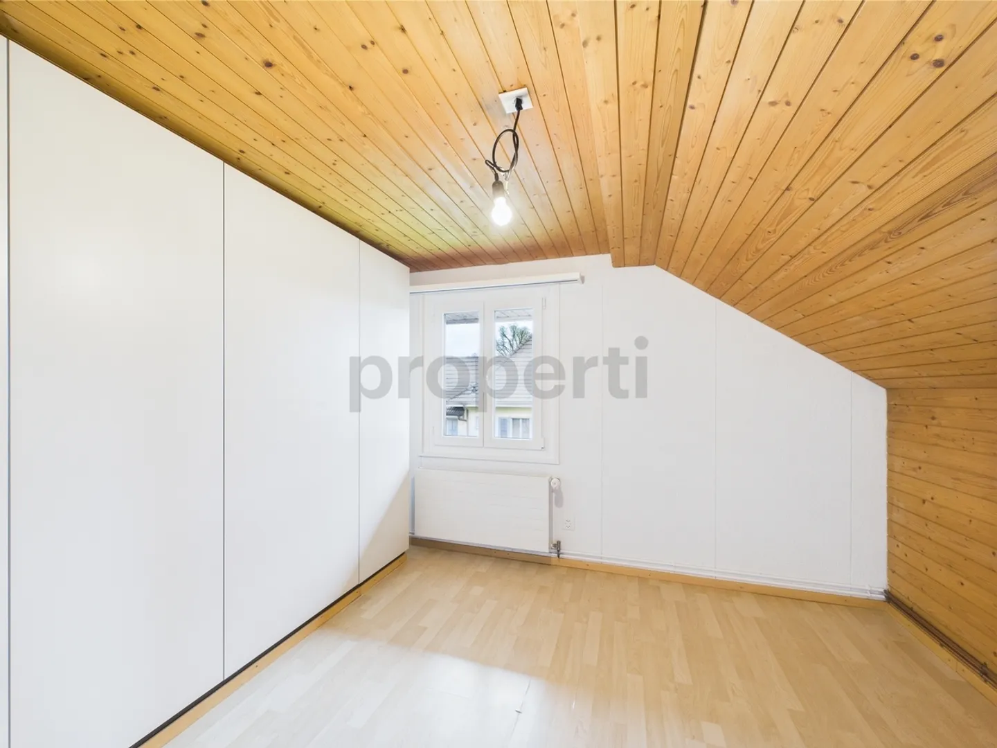 Appartamento accogliente all'ultimo piano con nuova cucina e nuovo bagno - Foto 5 di 8