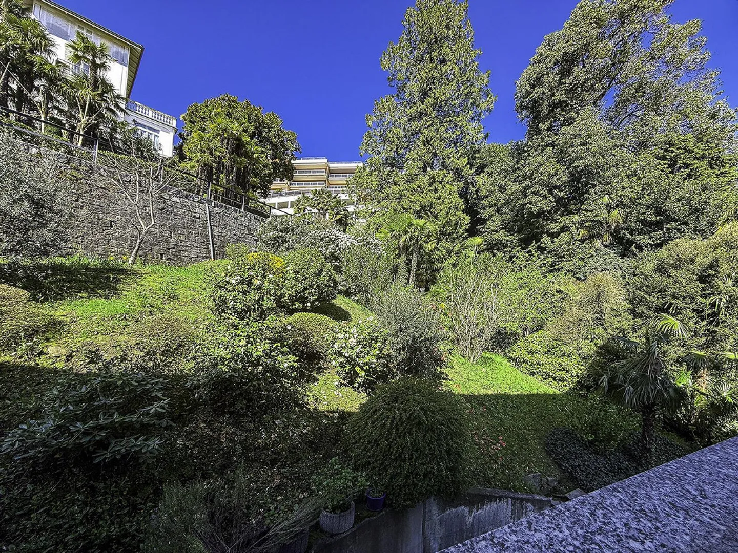 Charmant appartement de 4,5 pièces avec terrasse et vue sur le lac - Photo 22 sur 23