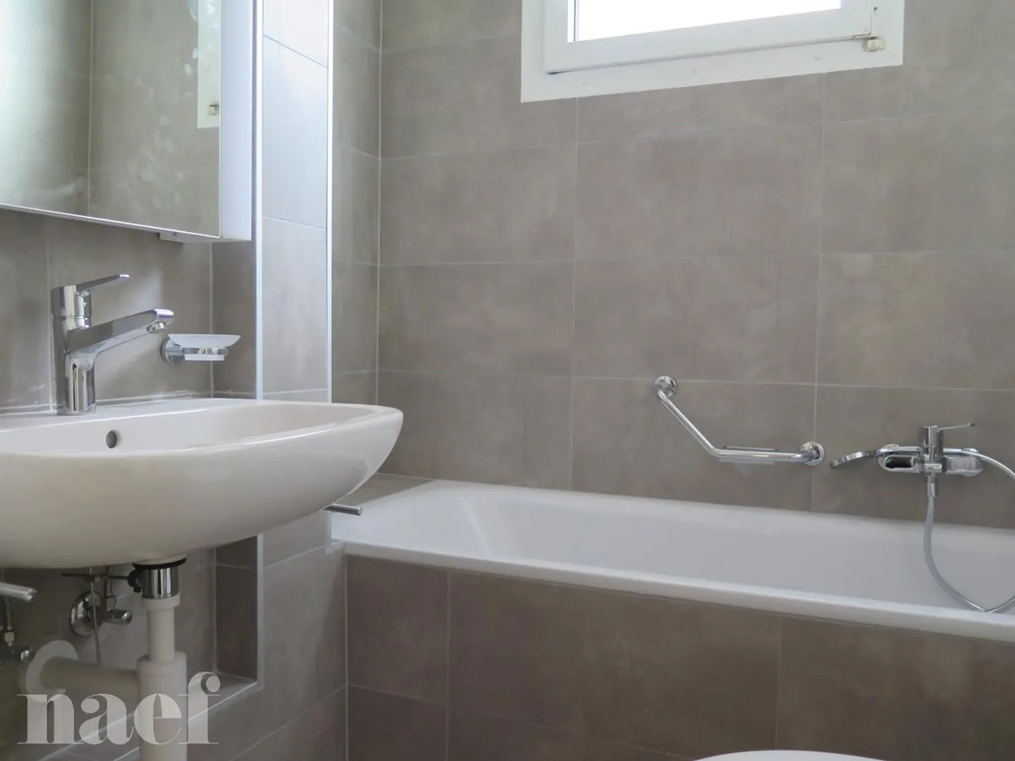 Charmant Appartement 4 Pièces - Photo 4 sur 8