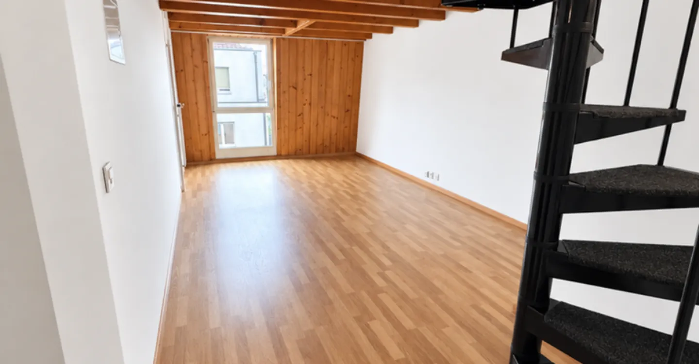 Appartement Duplex à Louer - Photo 3 sur 8