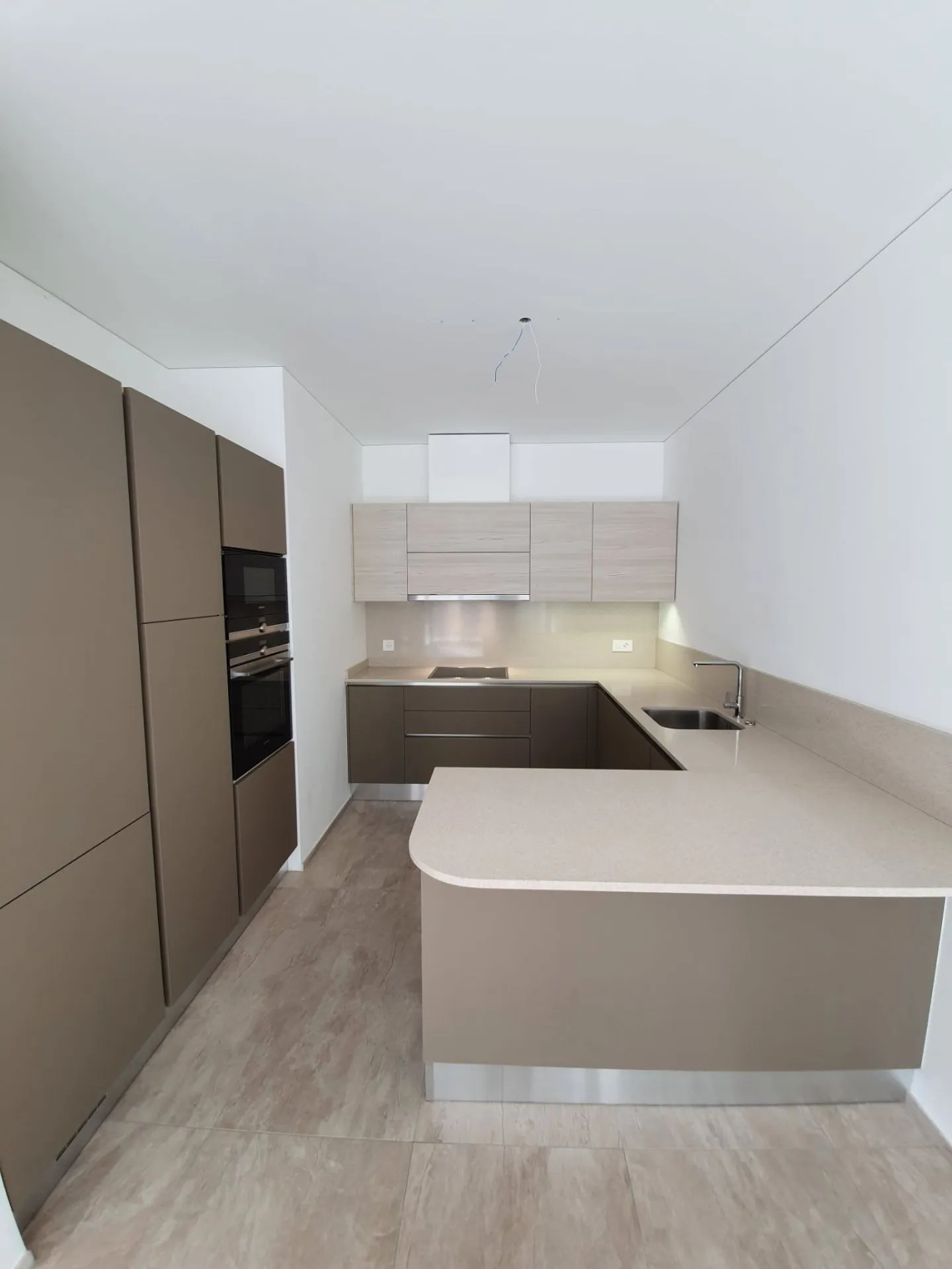 Lugano - Residenza Agorà - 2.5-Zimmer-Wohnung 4. Stock - Foto 2 von 13