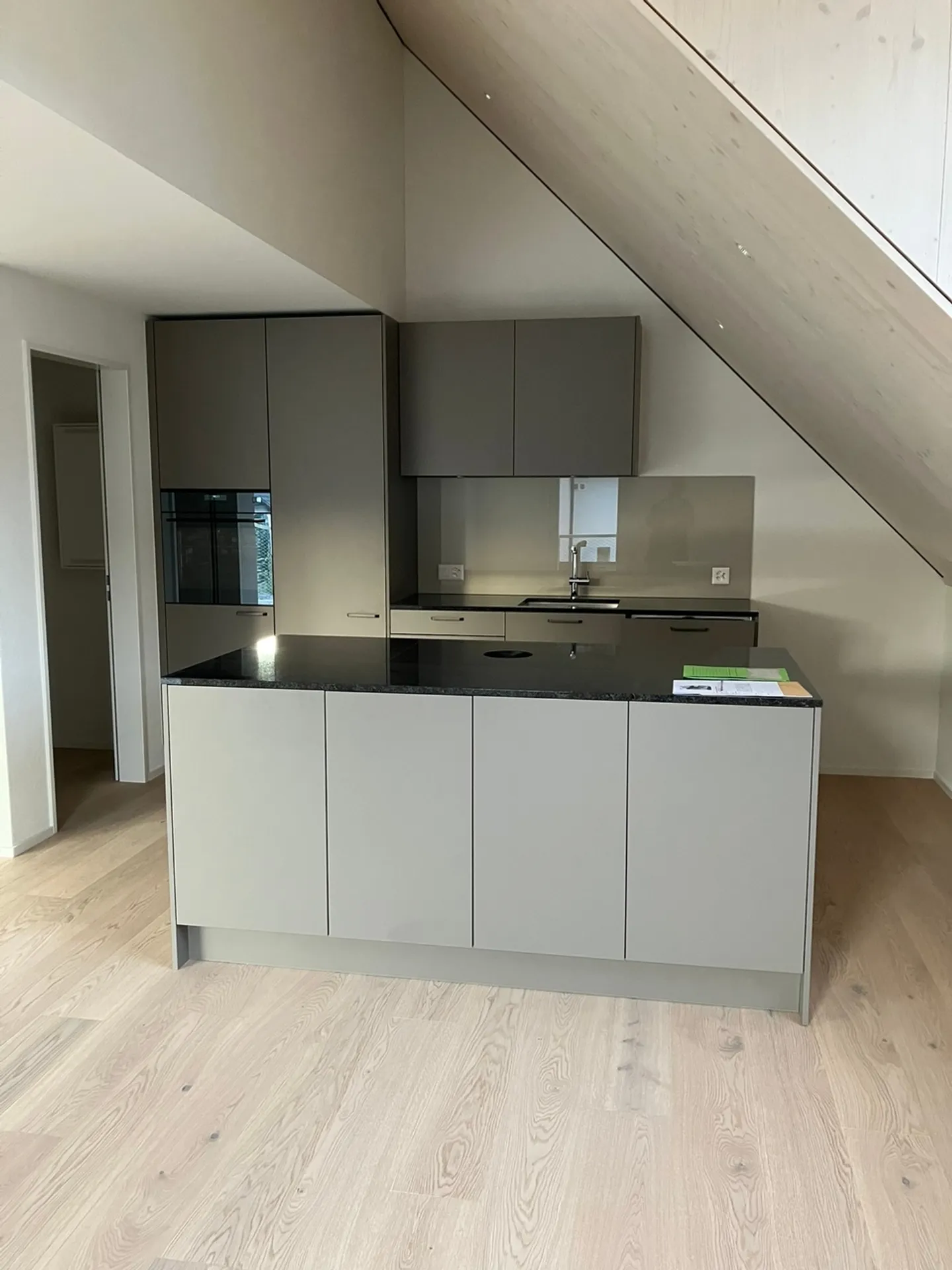 «Moderne 5.5-Zimmer Maisonette-Wohnung mit Balkon in Muri» - Foto 2 von 13
