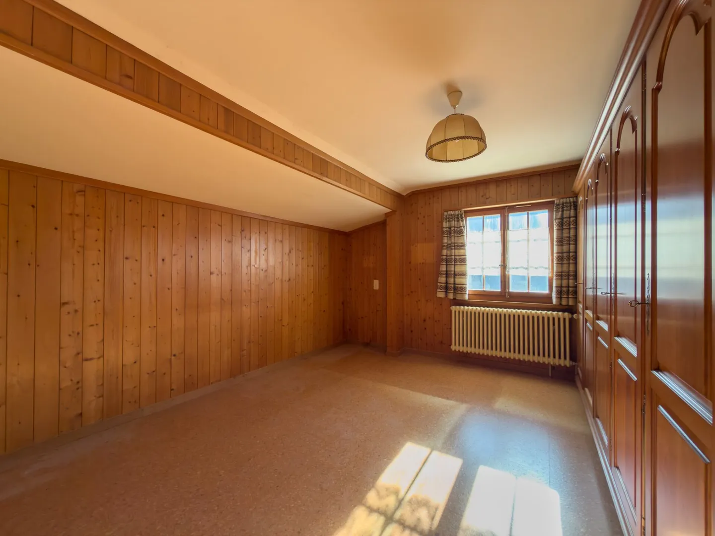 Chalet affascinante con grande potenziale su un ampio lotto - Foto 9 di 15