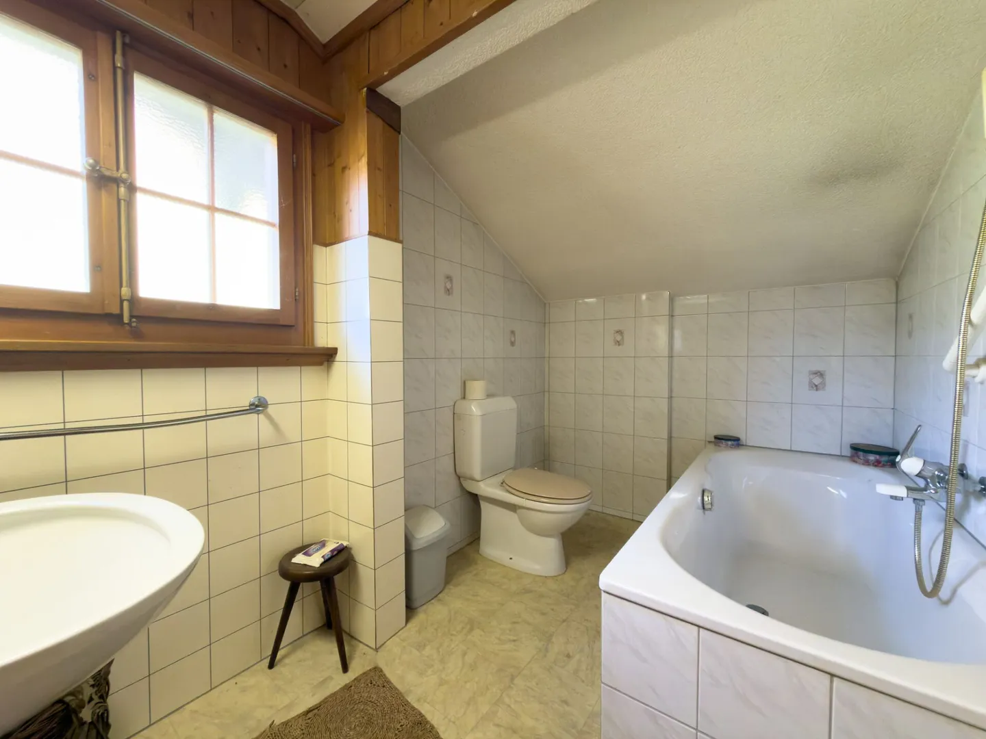 Chalet affascinante con grande potenziale su un ampio lotto - Foto 10 di 15