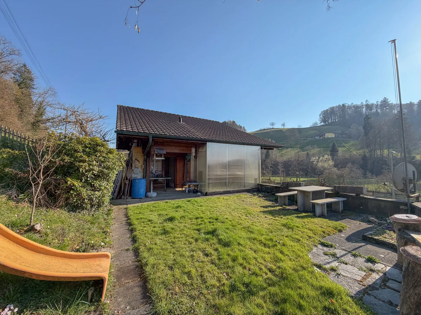 Chalet affascinante con grande potenziale su un ampio lotto - Foto 13 di 15