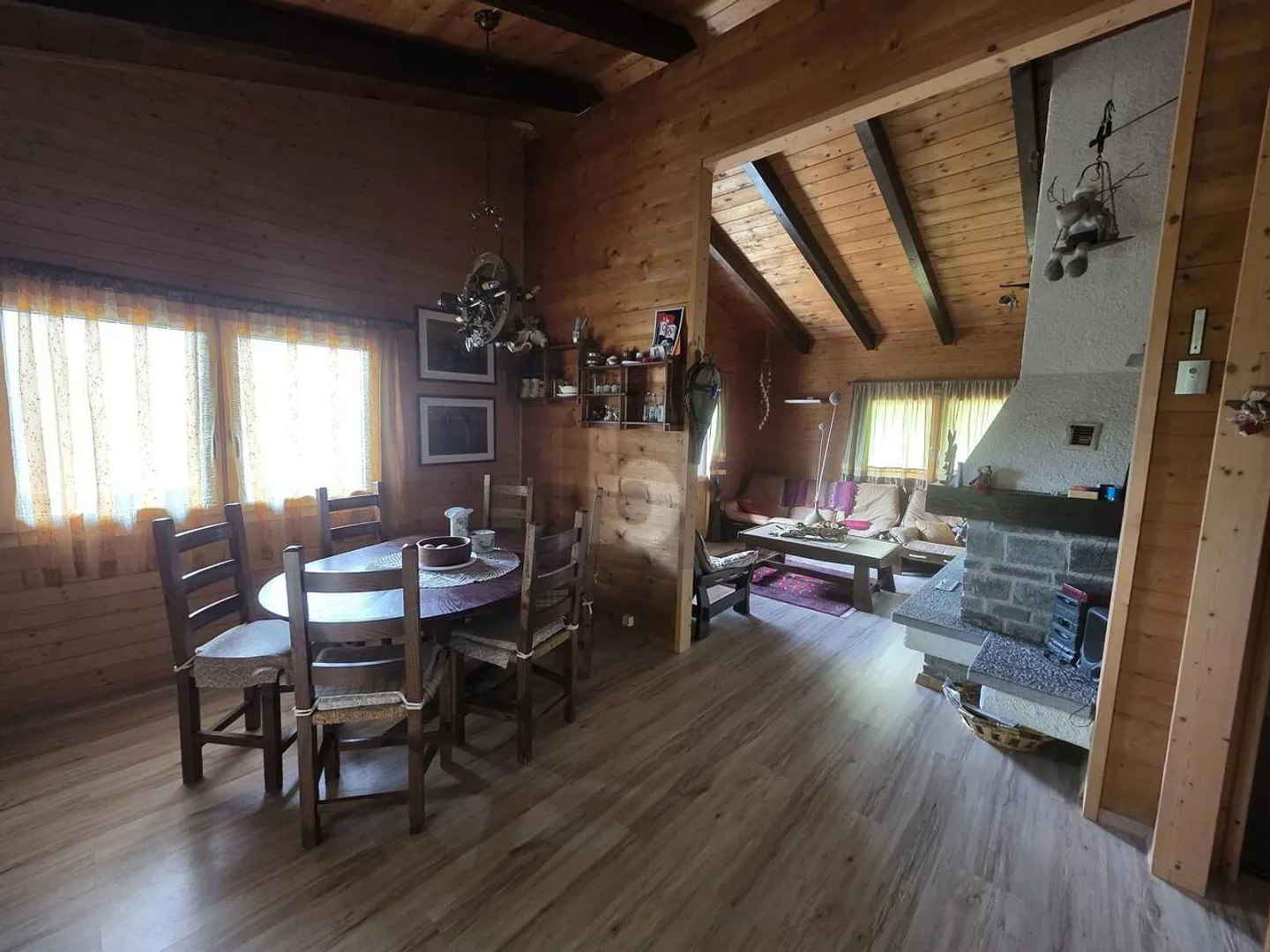 Chalet for sale - Photo 4 of 5