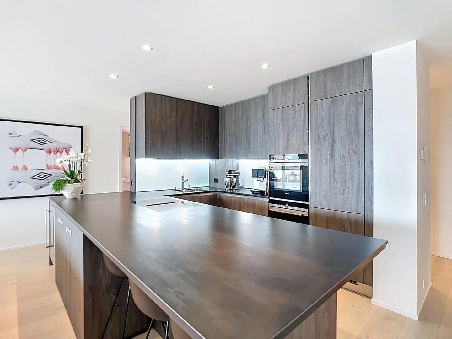 4,5 Zimmer sonnige Wohnung mit Garten und Aussicht - Foto 3 von 11