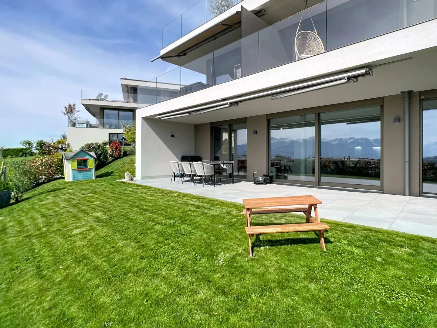 4,5 Zimmer sonnige Wohnung mit Garten und Aussicht - Foto 10 von 11
