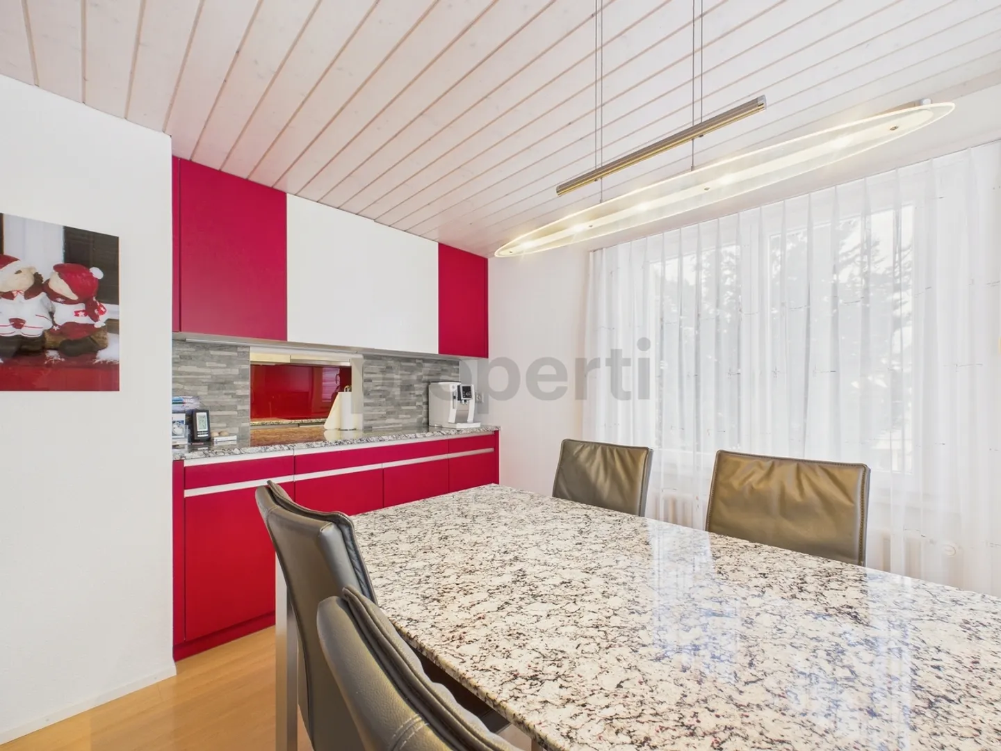 Ampia casa plurifamiliare di 7 stanze in posizione ideale vicino a scuola e negozi, Oberiberg - Foto 5 di 13