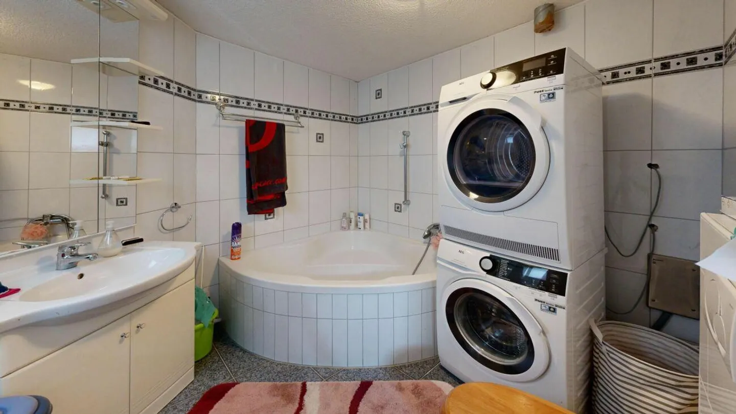 Ex Casa di Ricamo con Molto Potenziale e Carattere - Foto 8 di 20