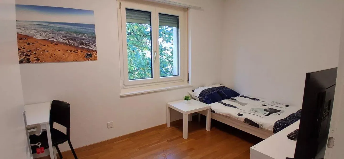 Chambre meublée lumineuse - Emménagez aujourd'hui - Photo 1 sur 13