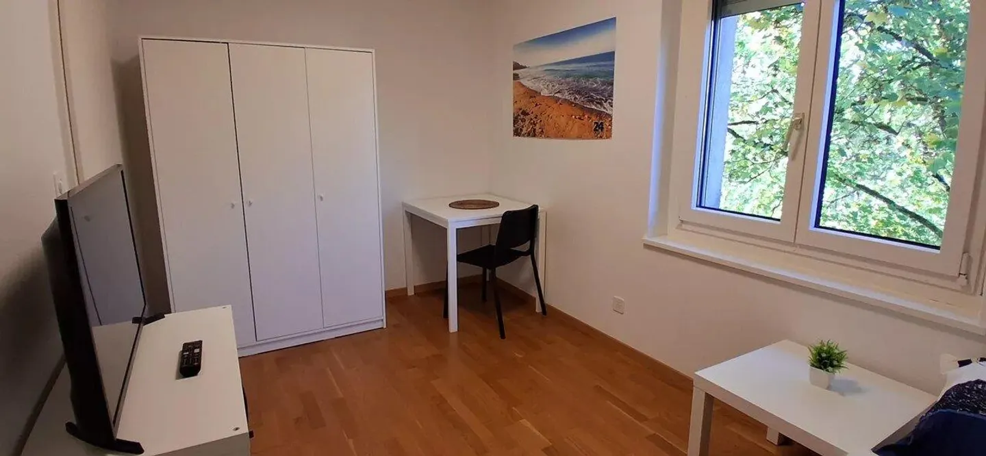 Chambre meublée lumineuse - Emménagez aujourd'hui - Photo 3 sur 13