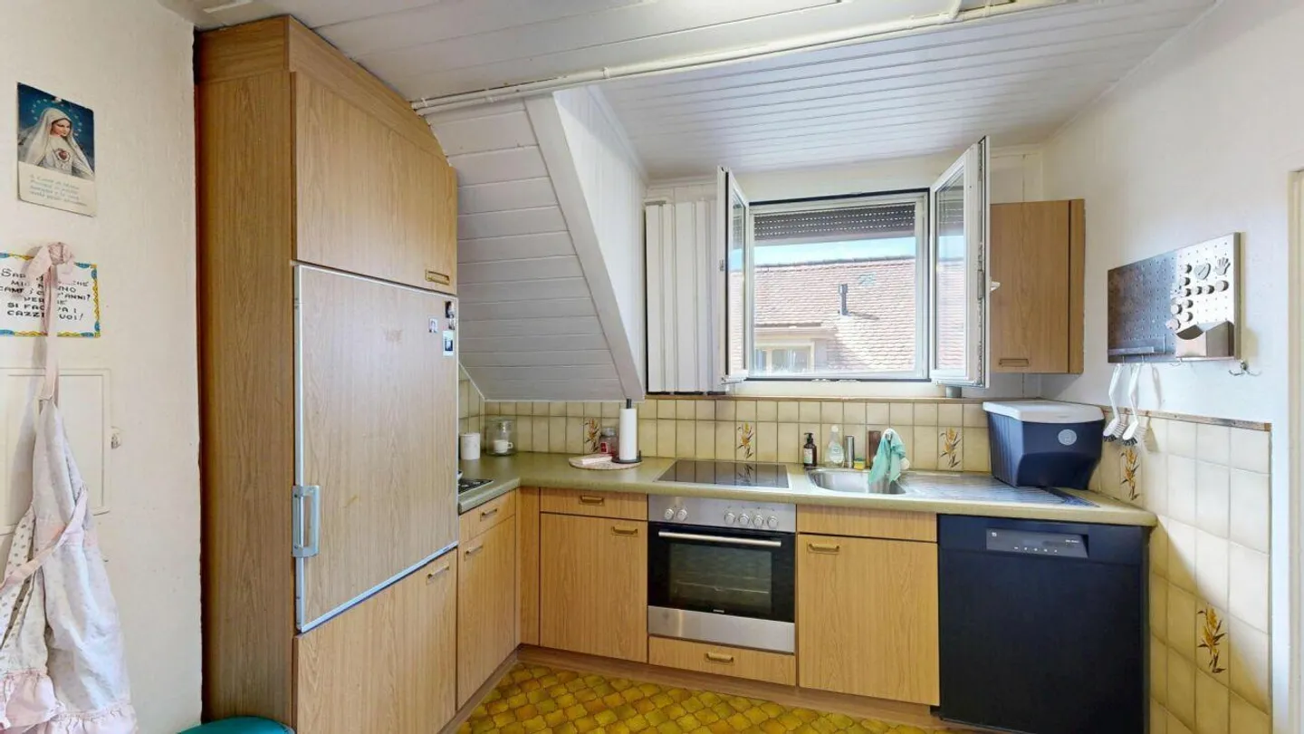 Ex Casa di Ricamo con Molto Potenziale e Carattere - Foto 15 di 20