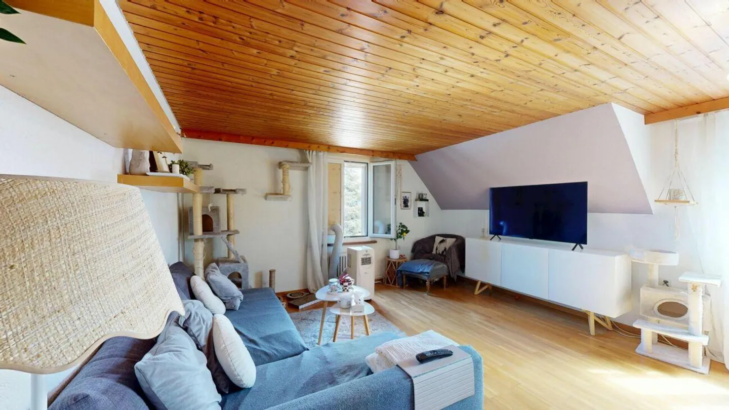 Ex Casa di Ricamo con Molto Potenziale e Carattere - Foto 16 di 20