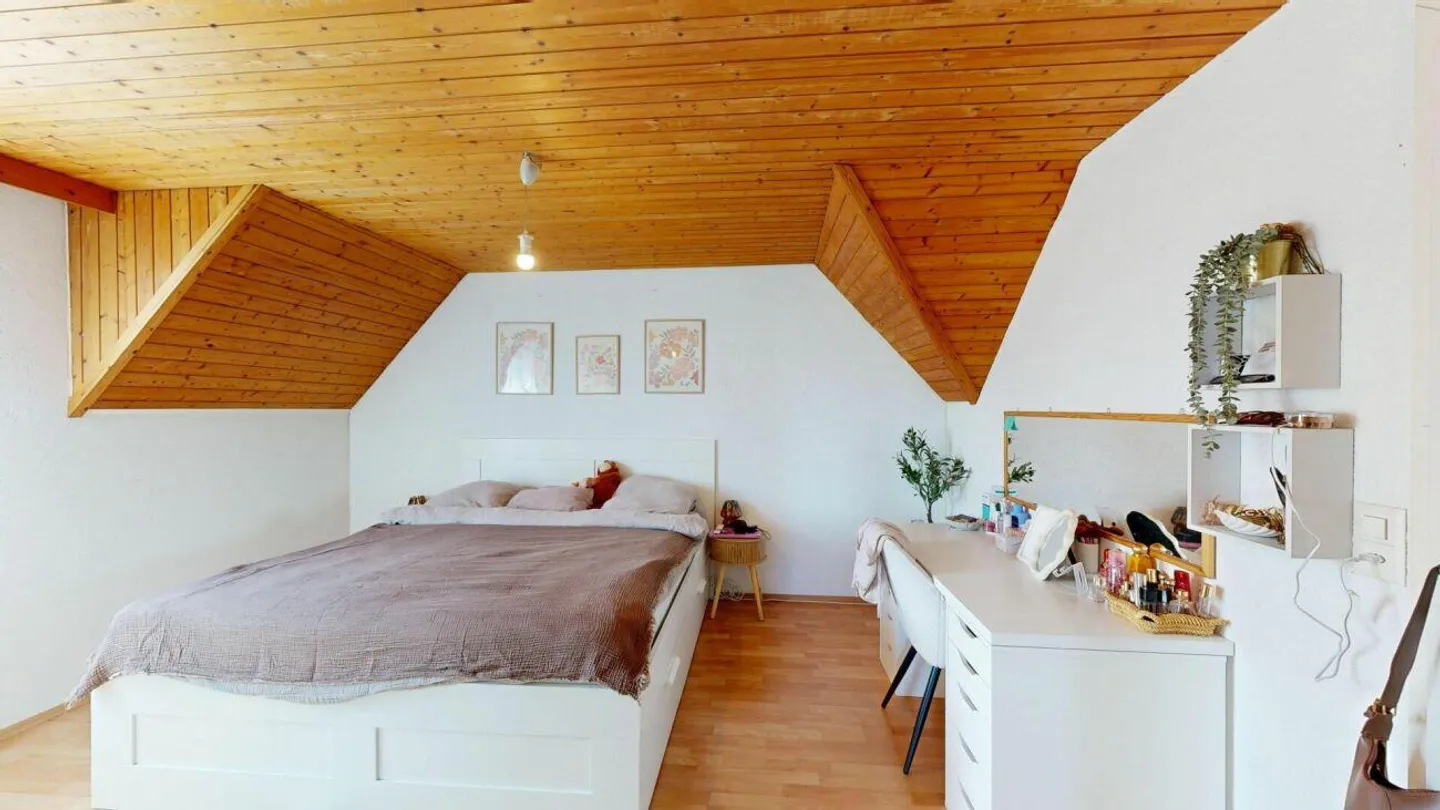 Ex Casa di Ricamo con Molto Potenziale e Carattere - Foto 17 di 20