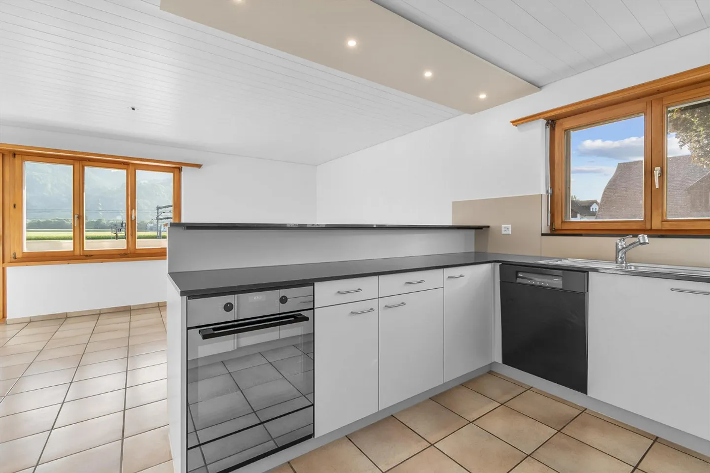 1 Monat gratis – Moderne Top-Mietwohnung in Maienfeld zu vermieten - Foto 4 von 21