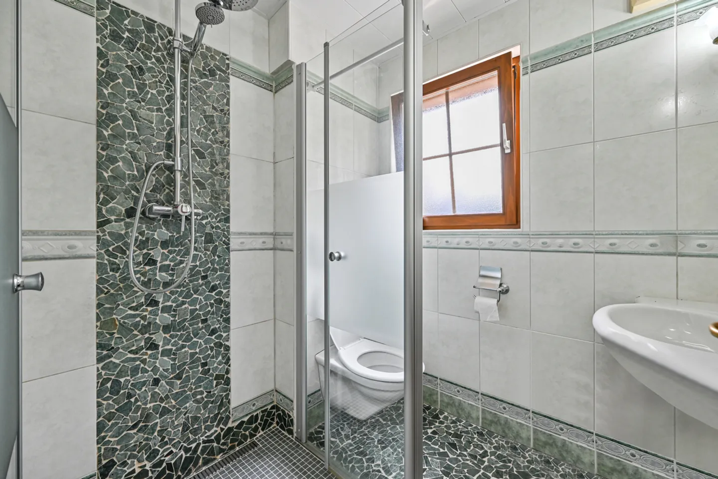 BOUVERET - BELLE VILLA INDVIDUELLE 8 PIECES AVEC PISCINE ET JARDIN - Photo 13 sur 13