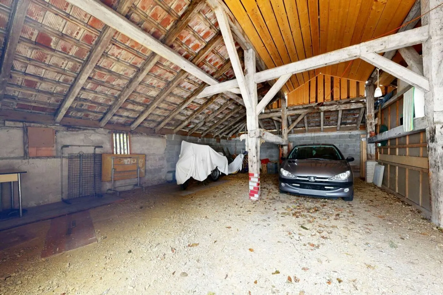 Spacious single-family house with versatile outdoor area, parking space, and additional shed/garage - Photo 18 of 22