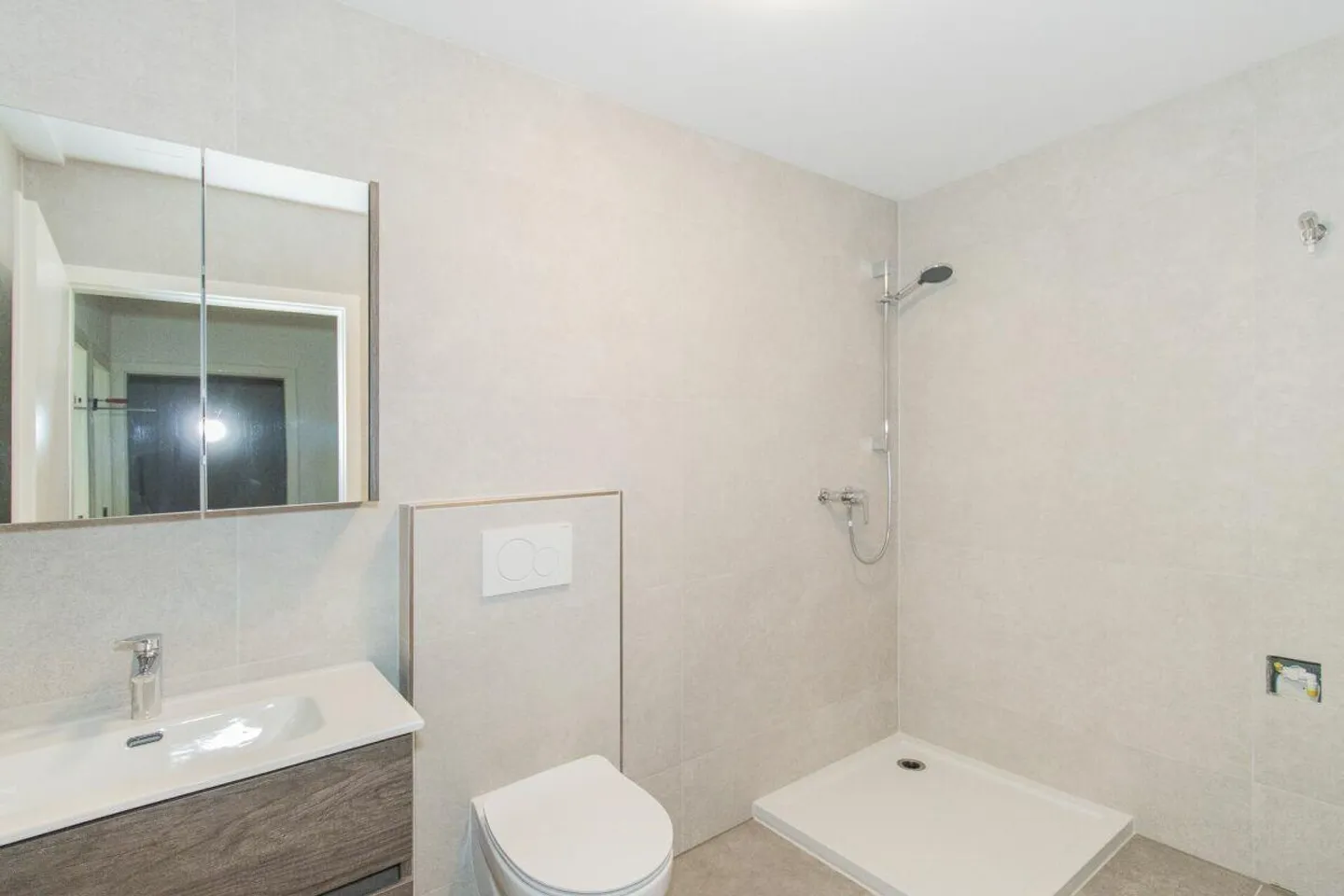 In a prime location: Multi-family house with approved expansion potential - Photo 7 of 15