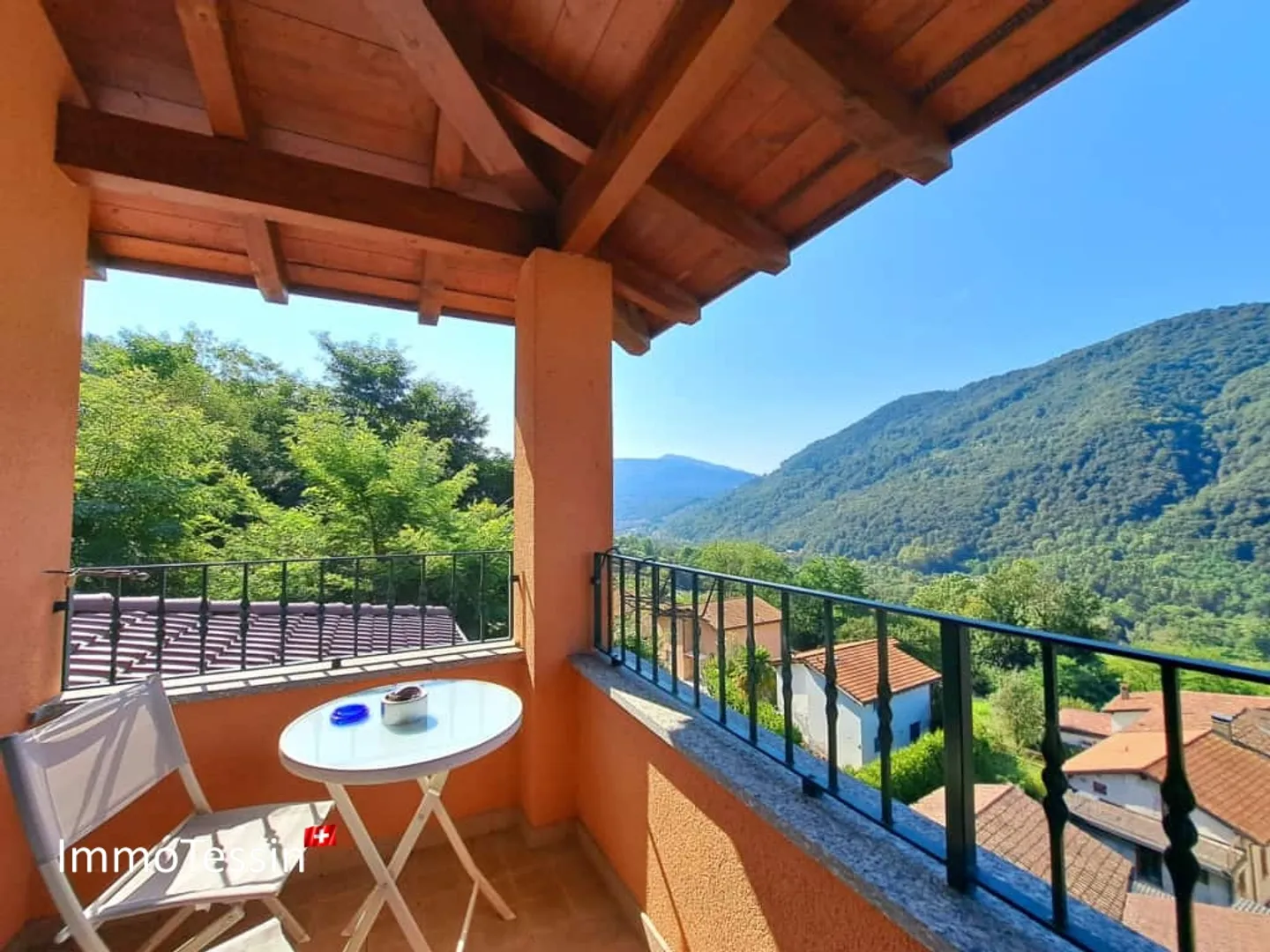 Villa di lusso esclusiva e straordinaria in mezzo a un bellissimo scenario naturale con vista sul Monte Rosa - Foto 1 di 13