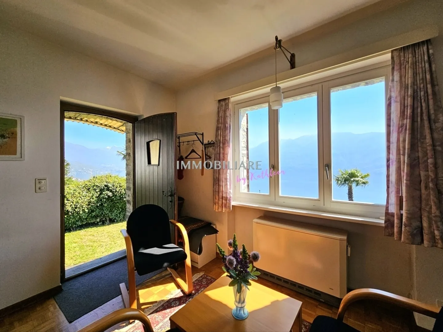 Holiday home with fantastic, unobstructed lake view, garden + garage - Photo 8 of 13