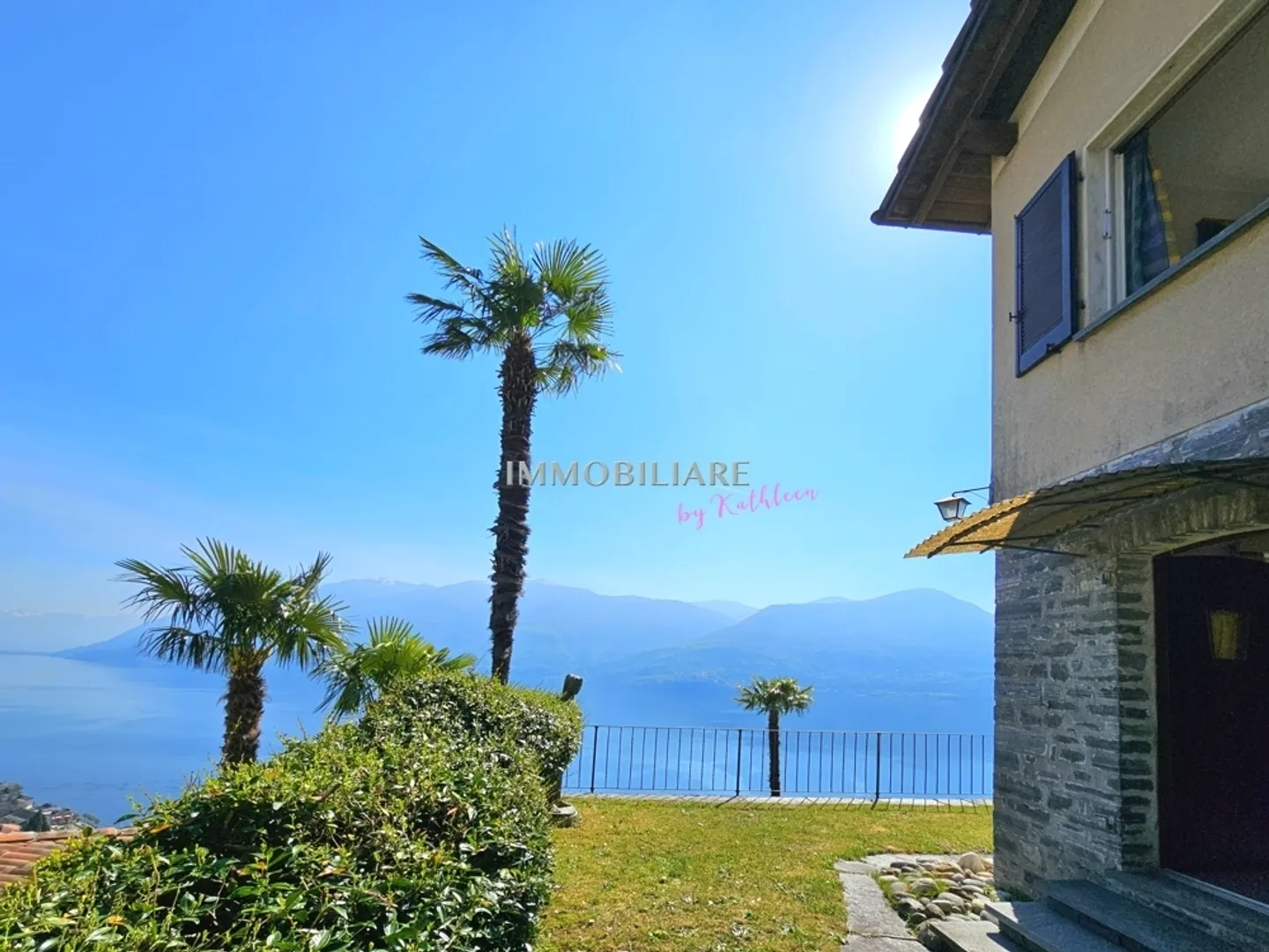 Holiday home with fantastic, unobstructed lake view, garden + garage - Photo 9 of 13