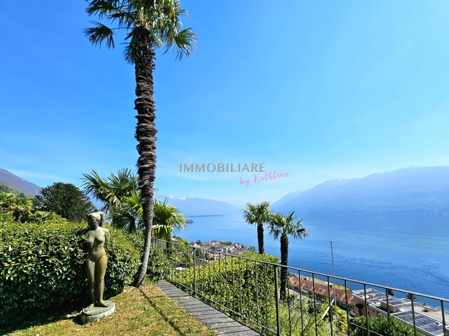 Holiday home with fantastic, unobstructed lake view, garden + garage - Photo 11 of 13