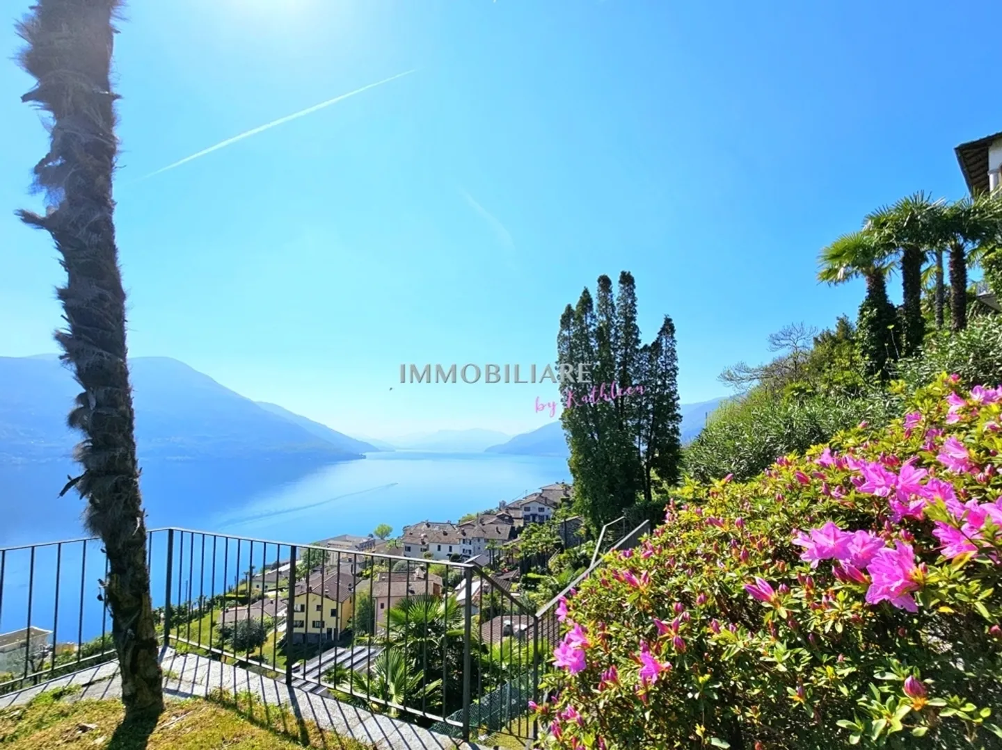 Holiday home with fantastic, unobstructed lake view, garden + garage - Photo 12 of 13