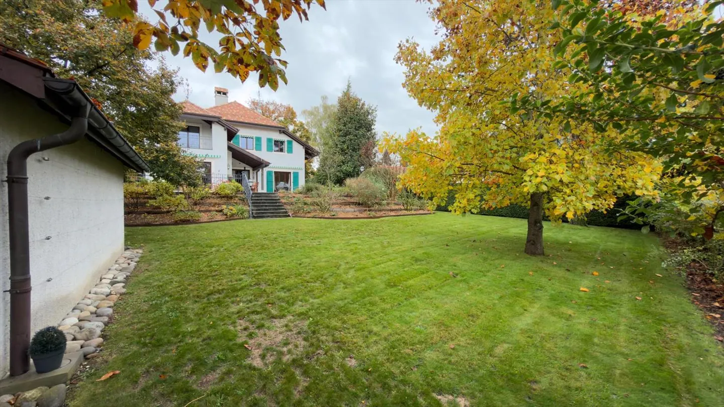 14-Zimmer-Haus - Foto 2 von 13
