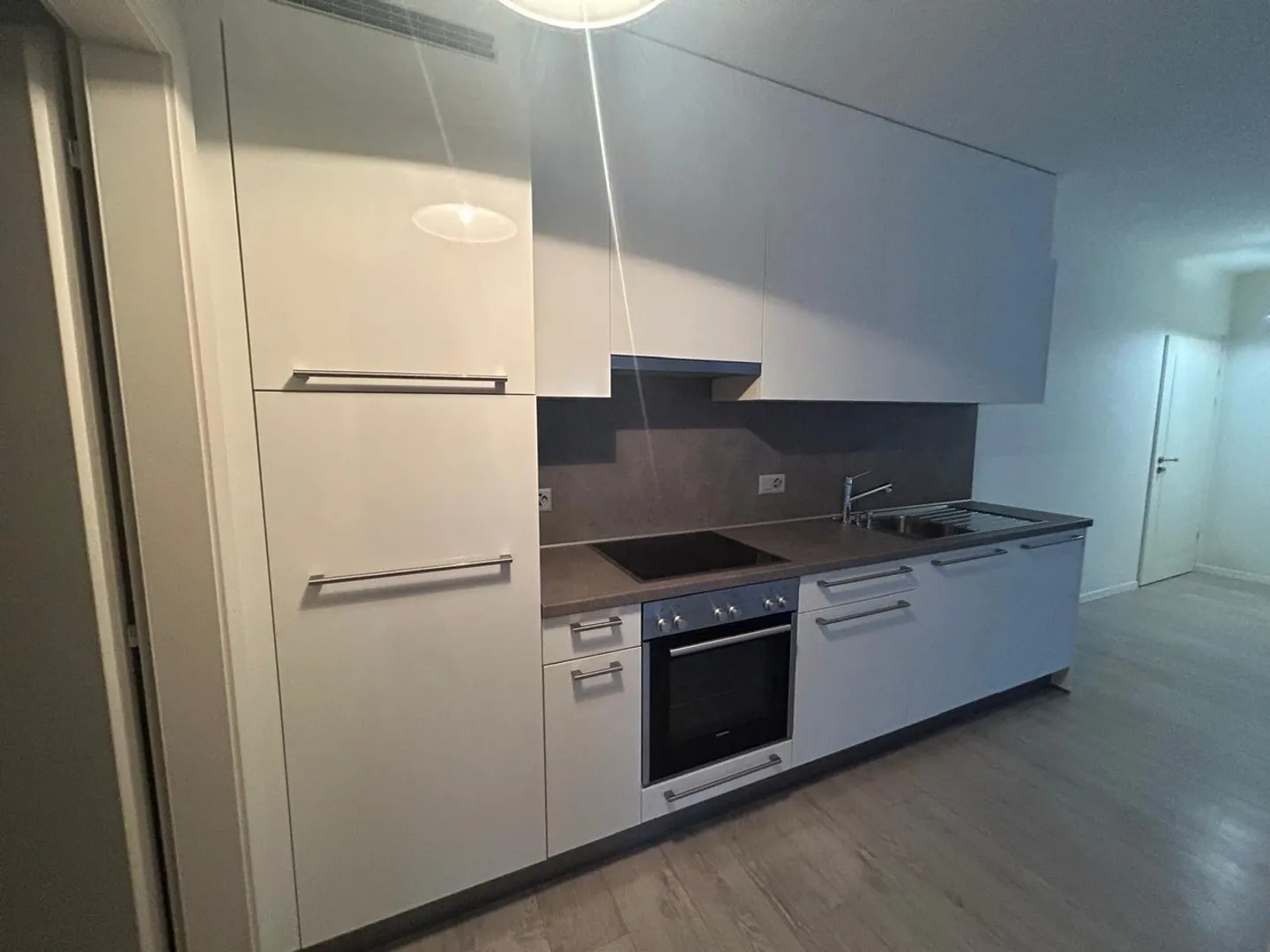 VEVEY - APPARTEMENT 2.5 PIECES AVEC BALCON - Foto 5 von 11