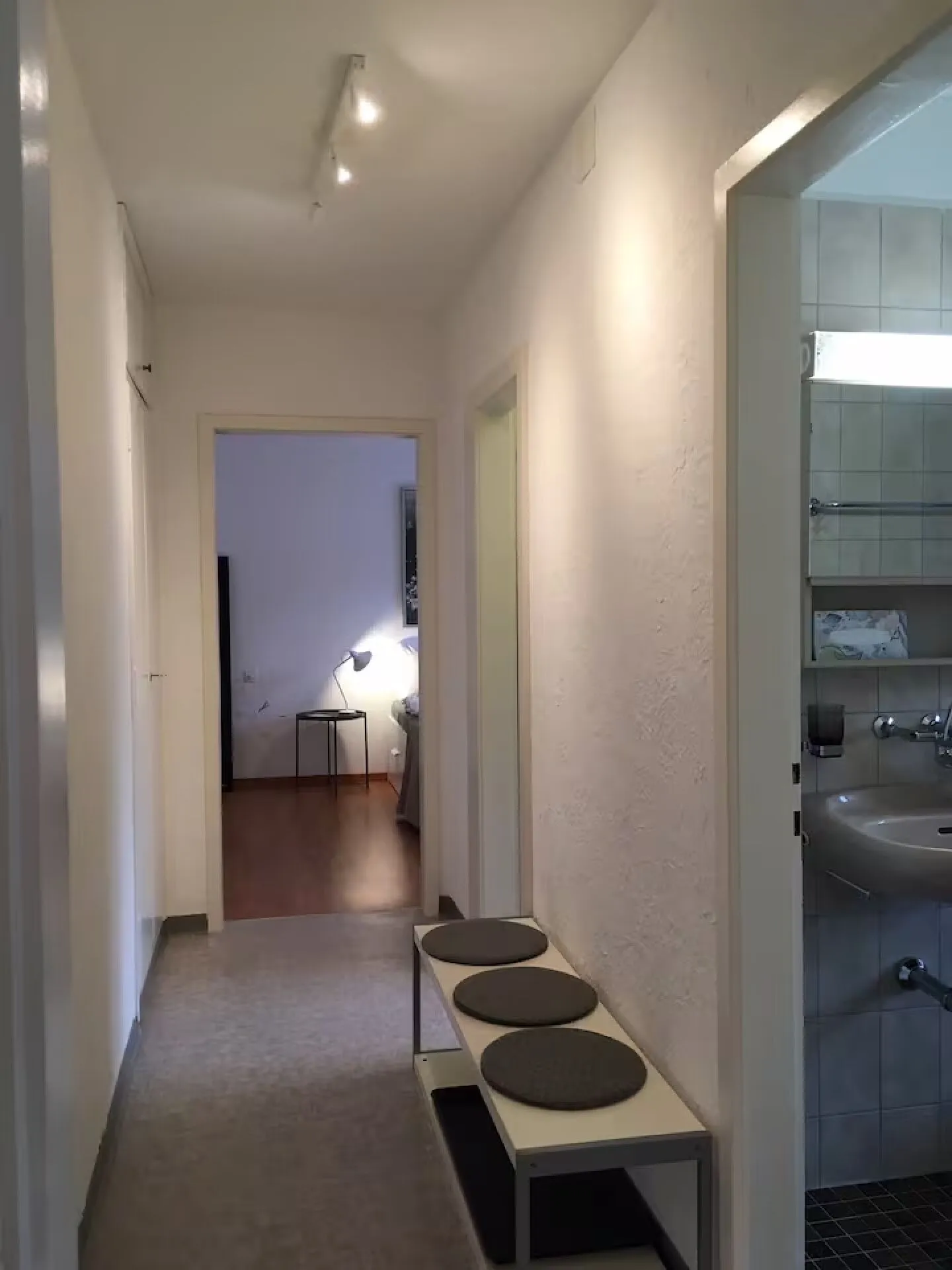 Affordable apartment with balcony in a perfect location in St. Gallen - Photo 7 of 9