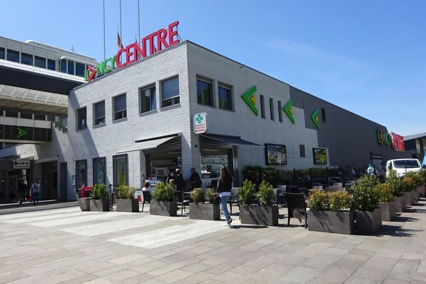 Installez-vous dans un centre commercial urbain de qualité - Photo 2 sur 6