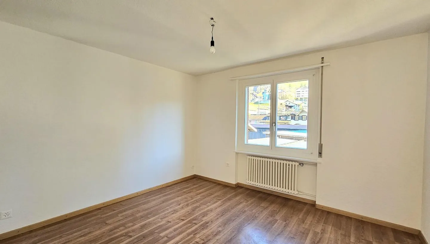 Appartement lumineux, fraîchement peint avec balcon ensoleillé ... - Photo 8 sur 13