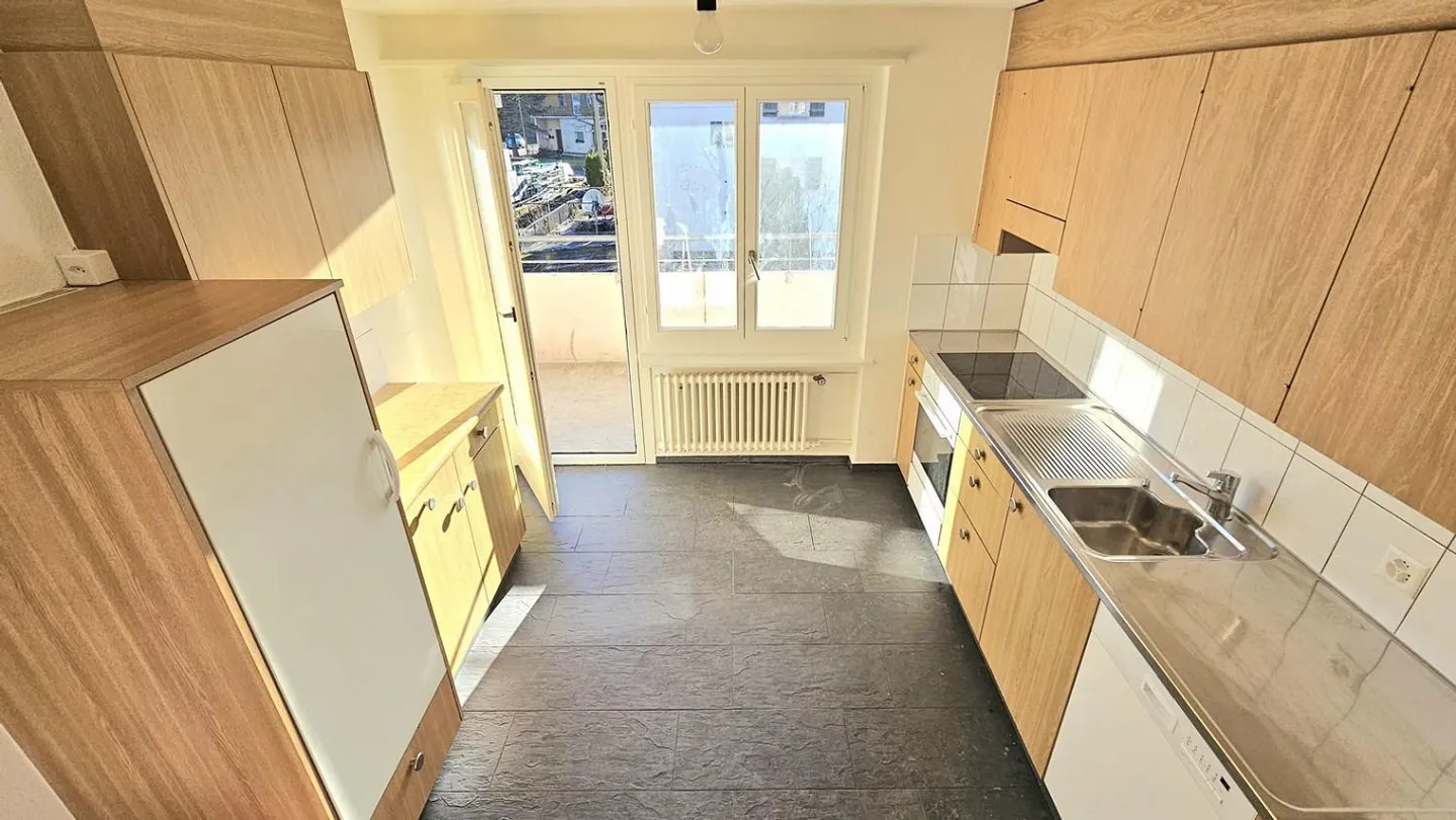 Appartement lumineux, fraîchement peint avec balcon ensoleillé ... - Photo 11 sur 13