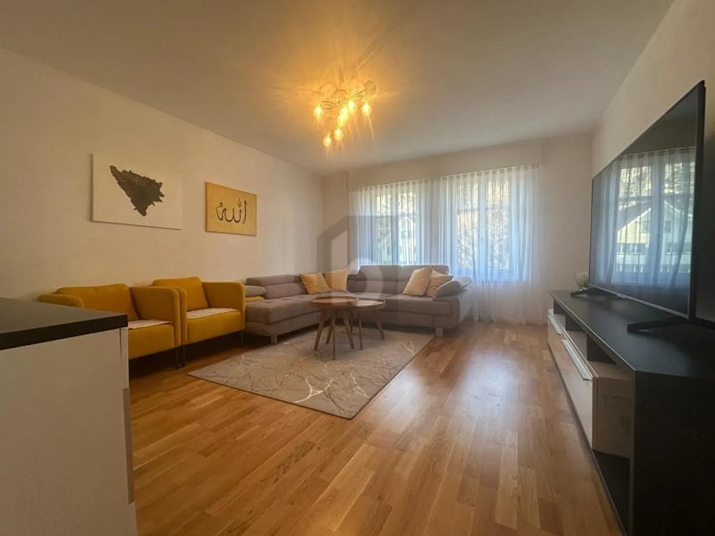 Zentrale und helle 5-Zimmer-Wohnung - Foto 1 von 6