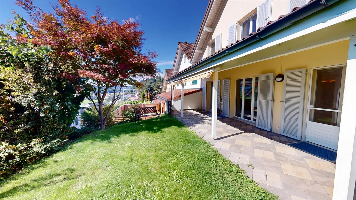 5.5-Zimmer-Eckeinfamilienhaus an sonniger Hanglage - Foto 7 von 8