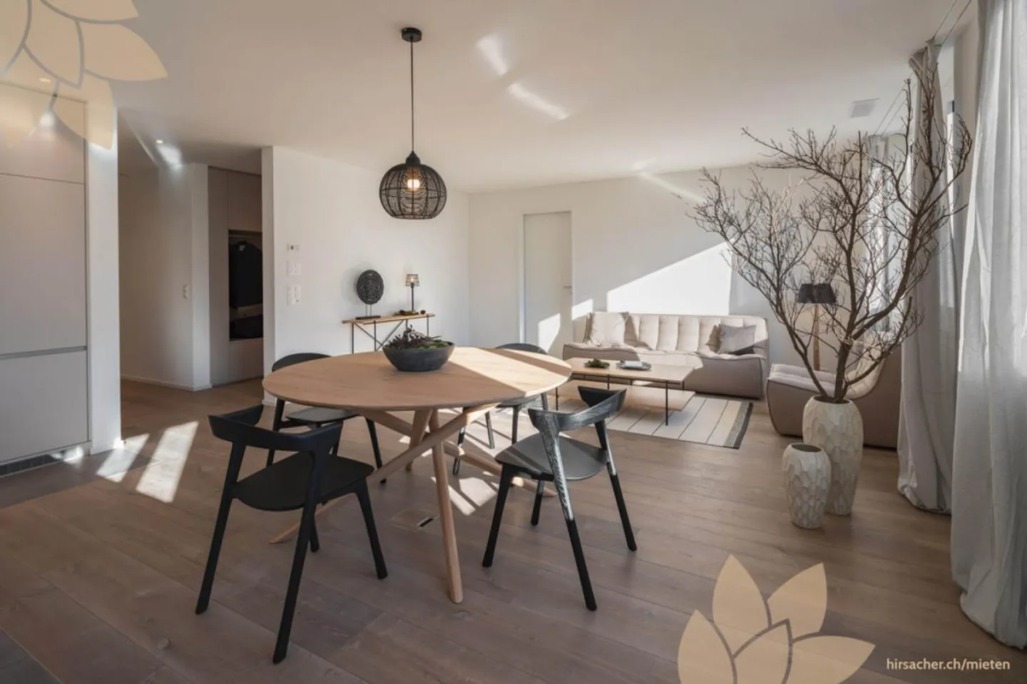 HIRSACHER: Arrive. Breathe. Be at home - Photo 4 of 9